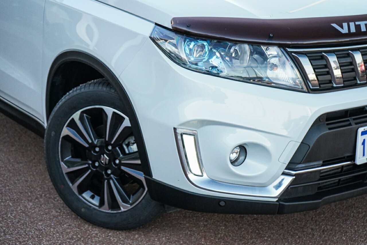 Suzuki Vitara image 2