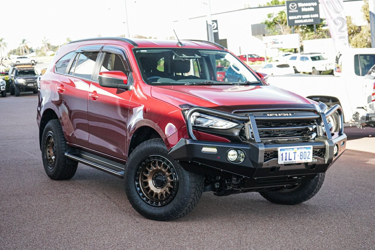 Isuzu Mu-x image 1