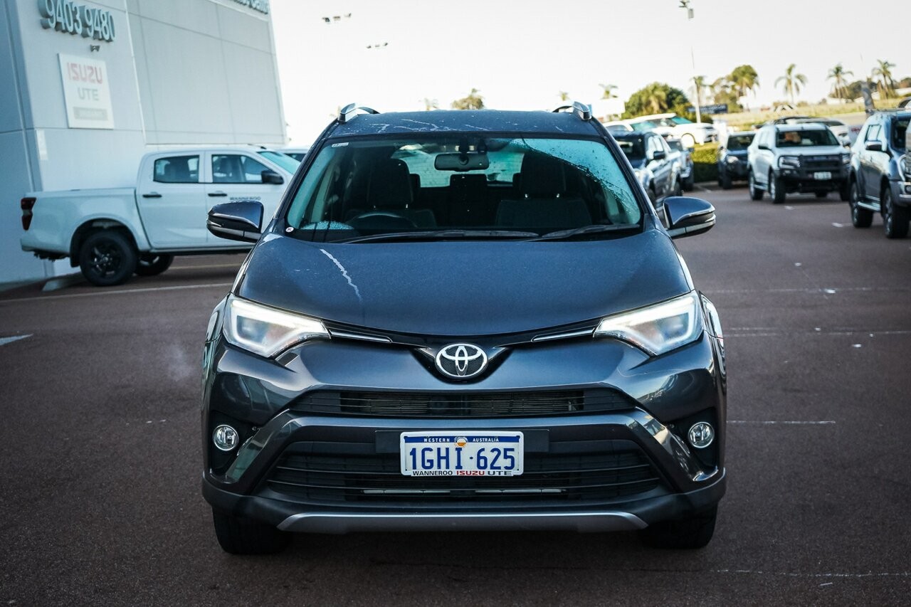 Toyota Rav4 image 3