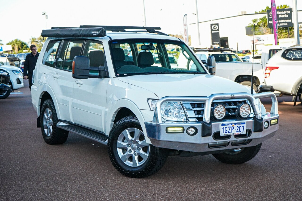 Mitsubishi Pajero image 1