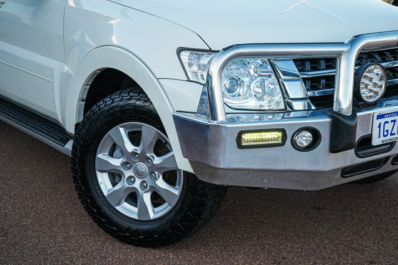 Mitsubishi Pajero image 2