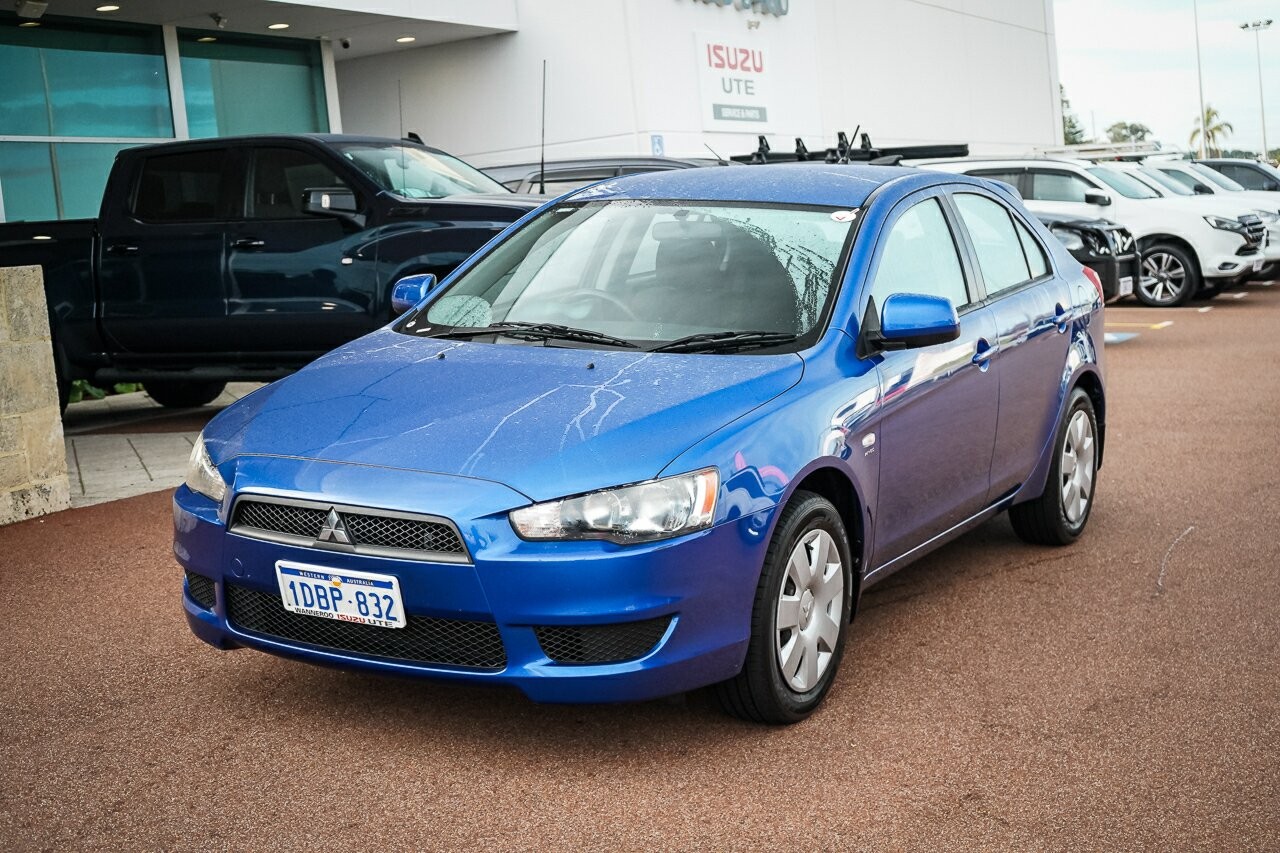 Mitsubishi Lancer image 4