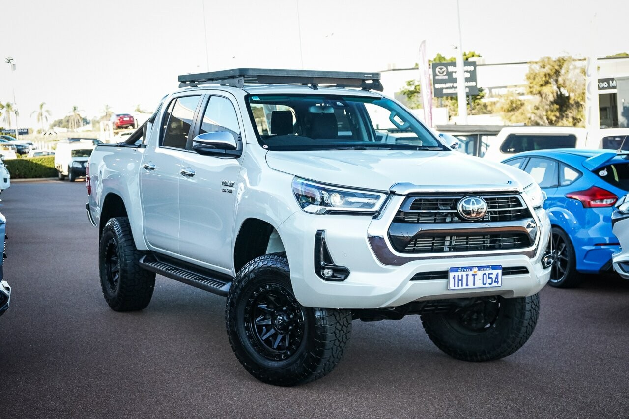 Toyota Hilux image 1