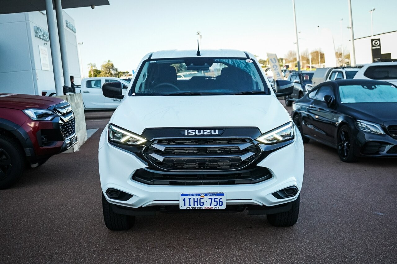 Isuzu Mu-x image 3
