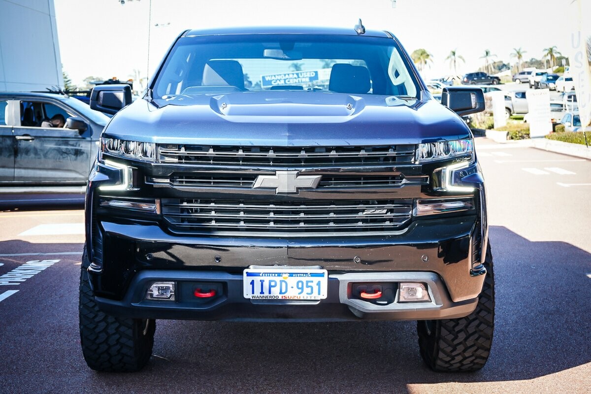 Chevrolet Silverado image 3