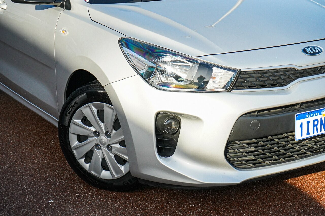 Kia Rio image 2