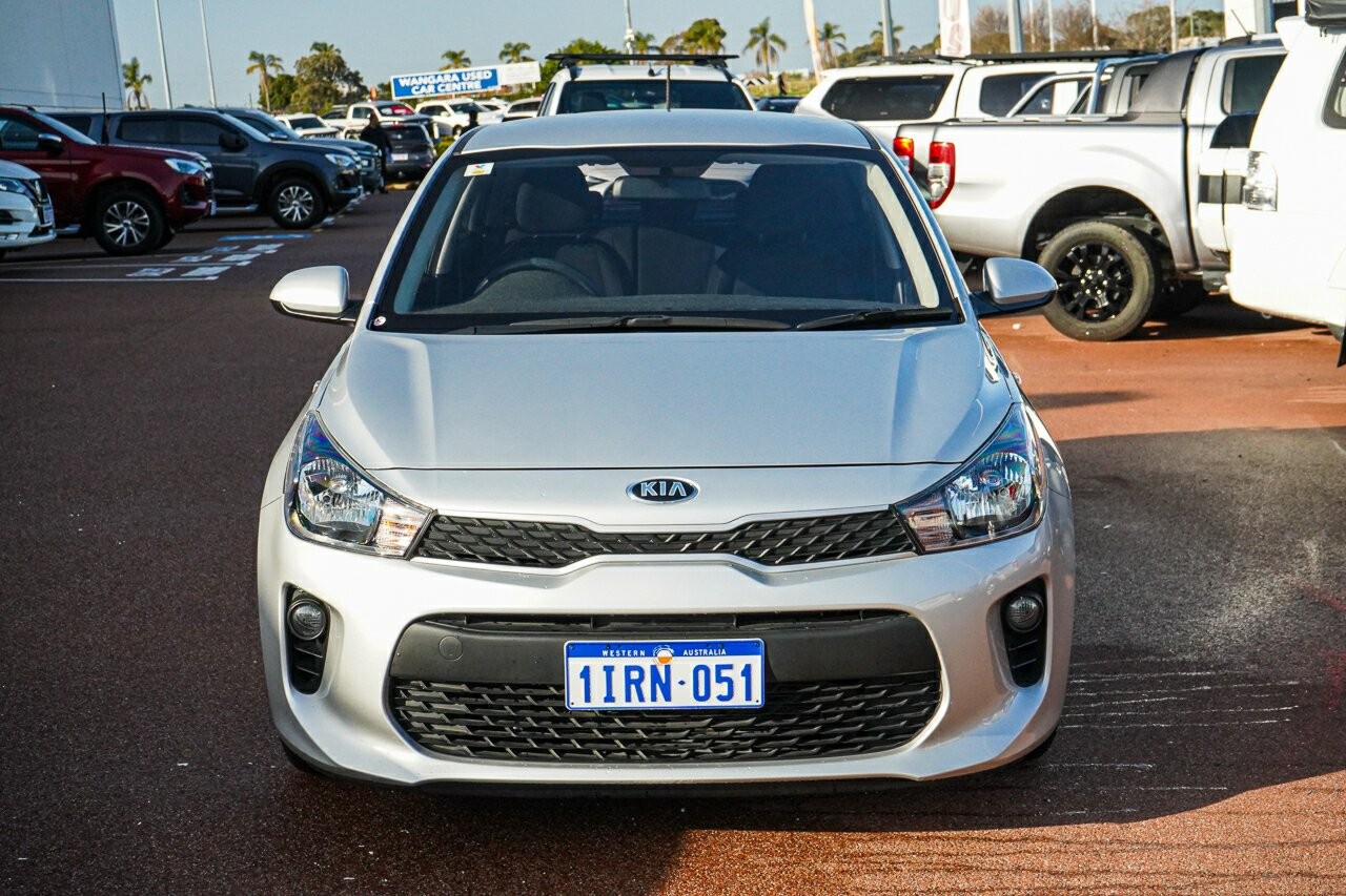 Kia Rio image 3