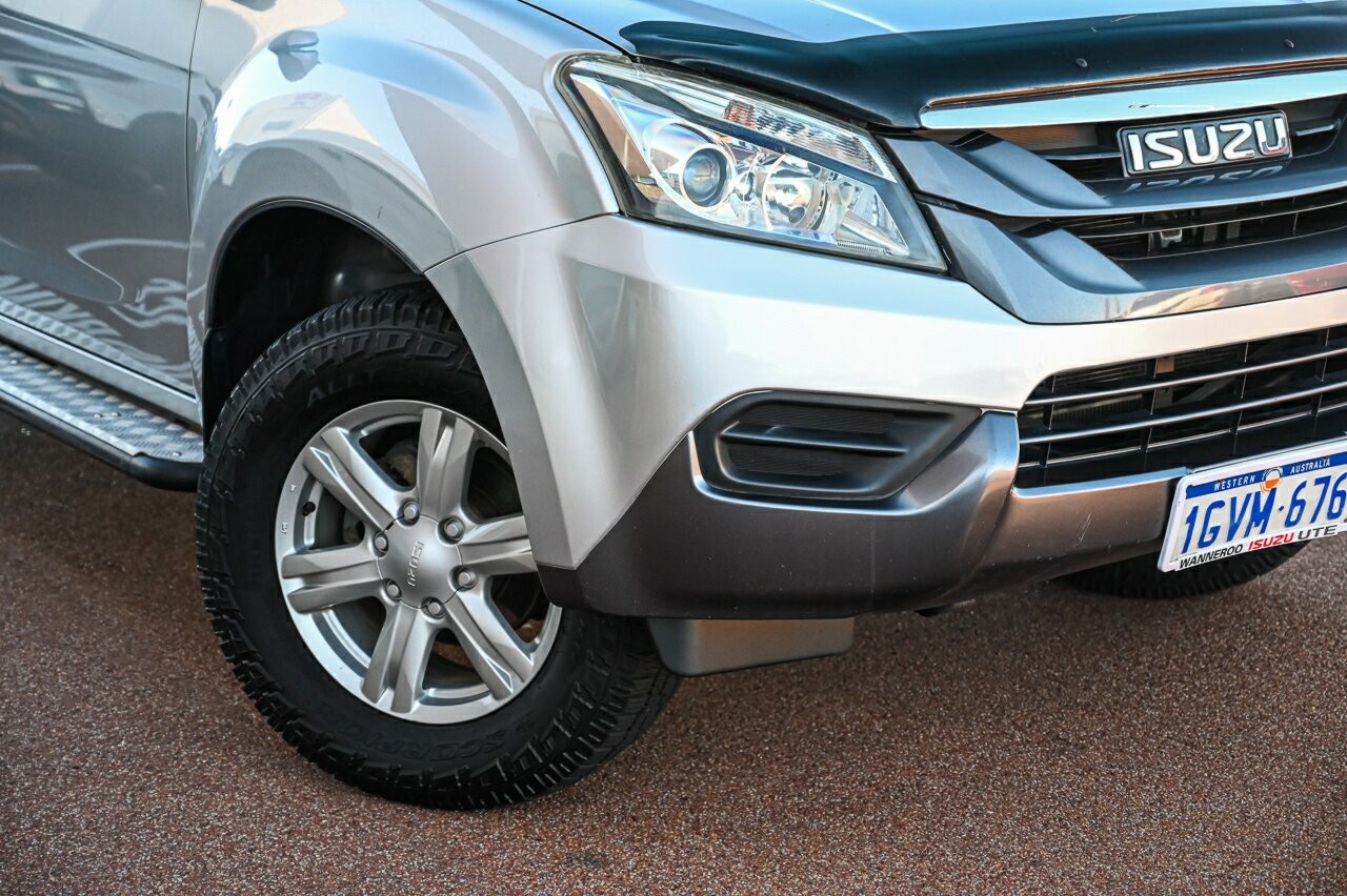 Isuzu Mu-x image 2