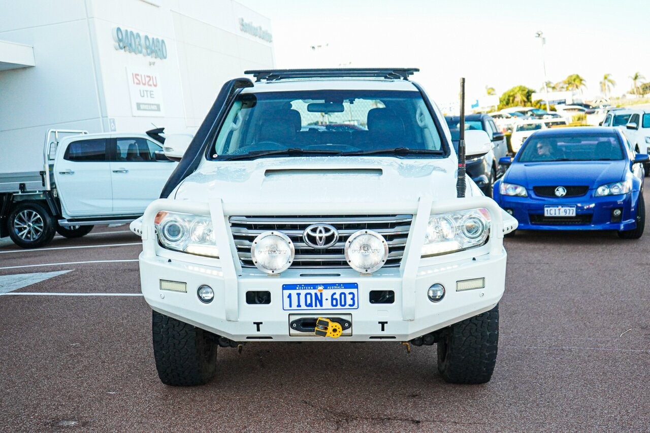 Toyota Landcruiser image 3