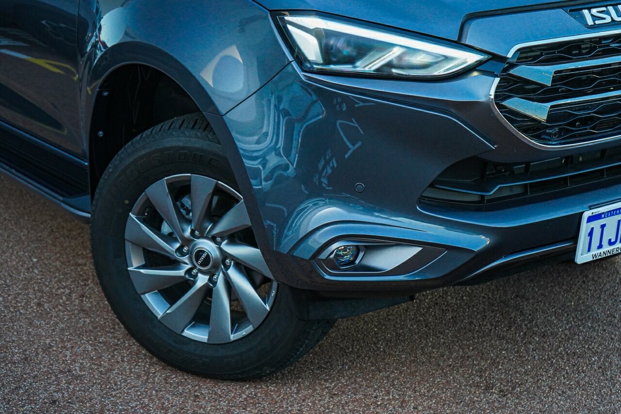 Isuzu Mu-x image 2