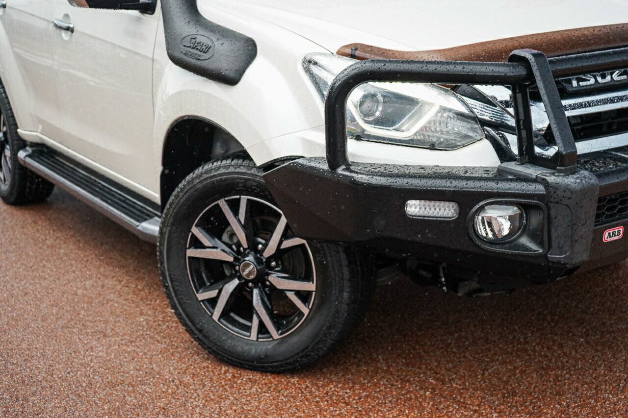 Isuzu Mu-x image 2
