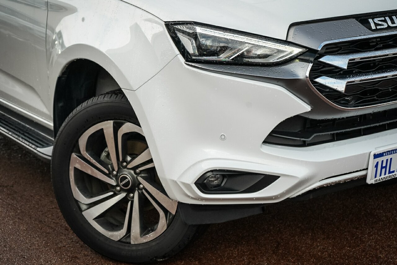 Isuzu Mu-x image 2