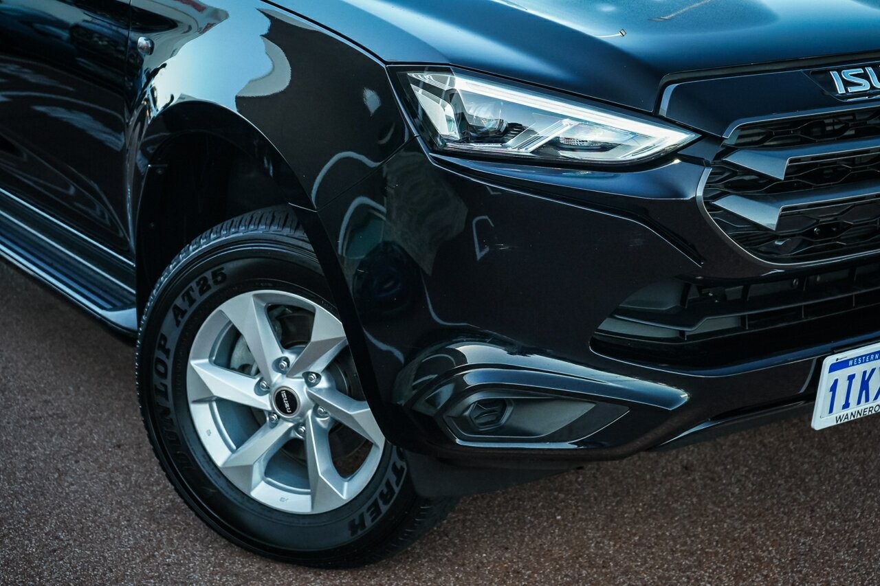 Isuzu Mu-x image 2
