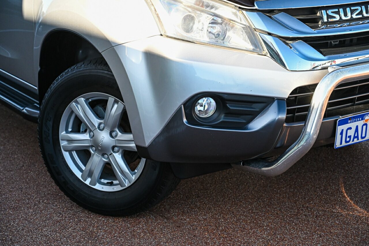 Isuzu Mu-x image 2