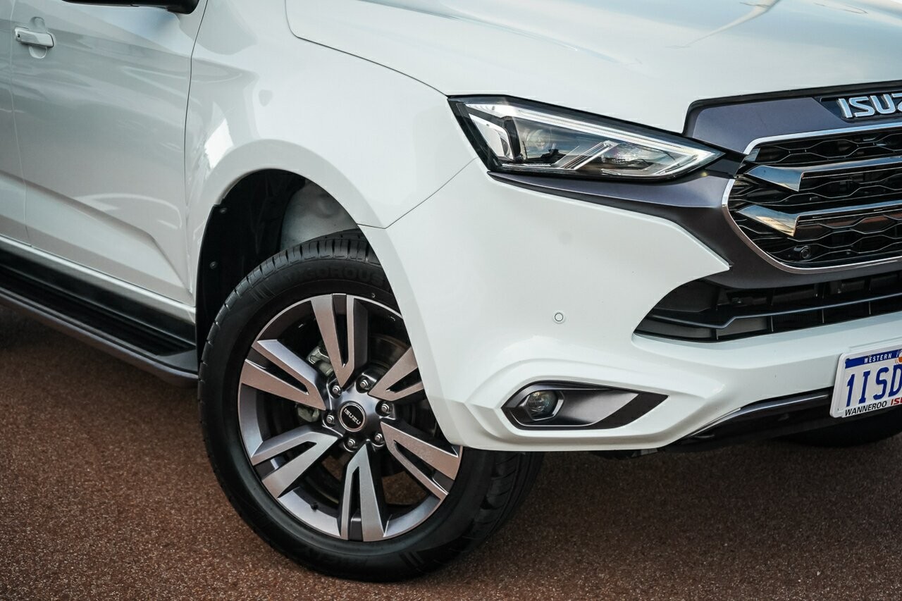Isuzu Mu-x image 2