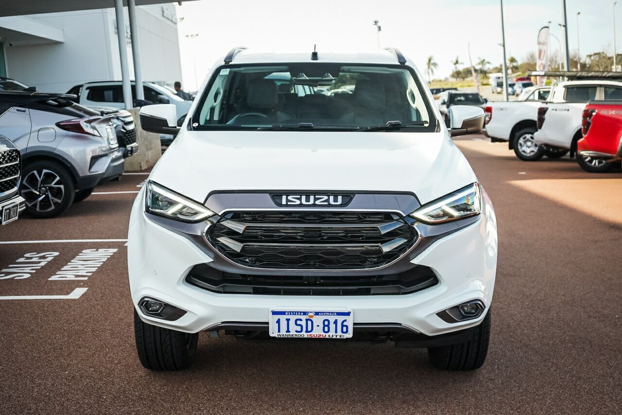 Isuzu Mu-x image 3