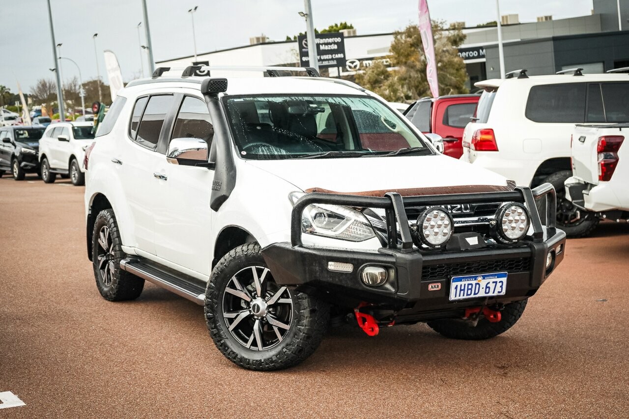 Isuzu Mu-x image 1