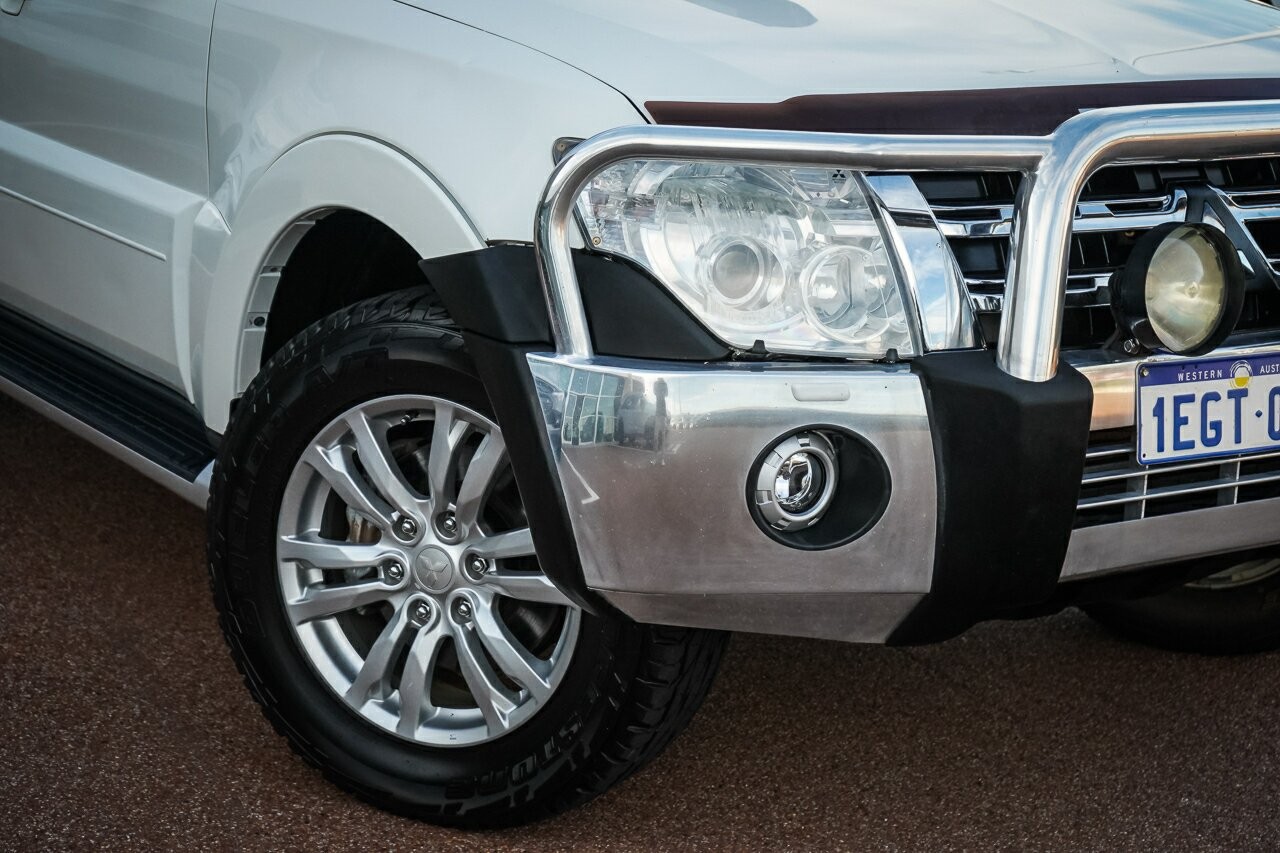 Mitsubishi Pajero image 2
