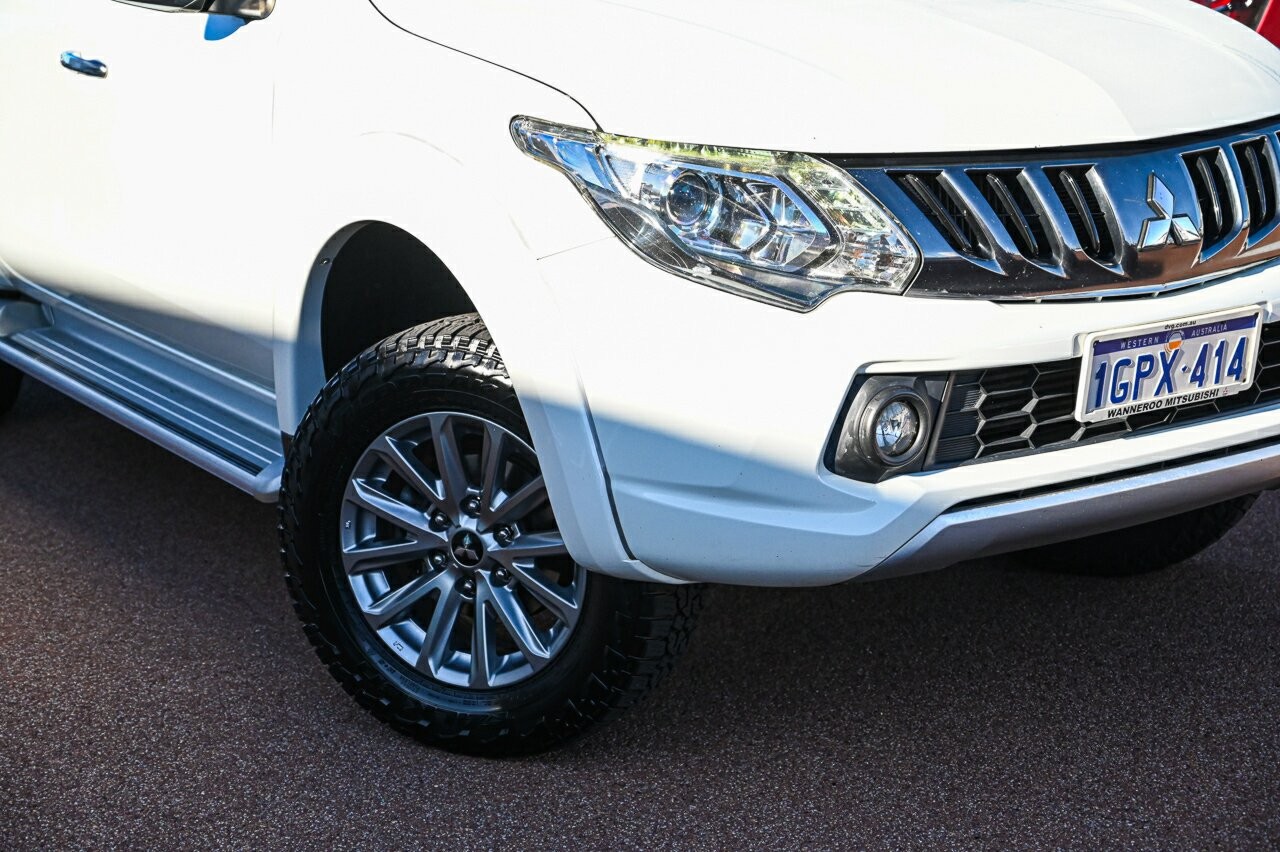 Mitsubishi Triton image 2