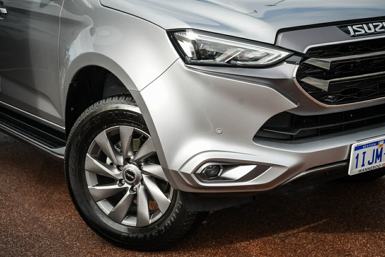 Isuzu Mu-x image 2