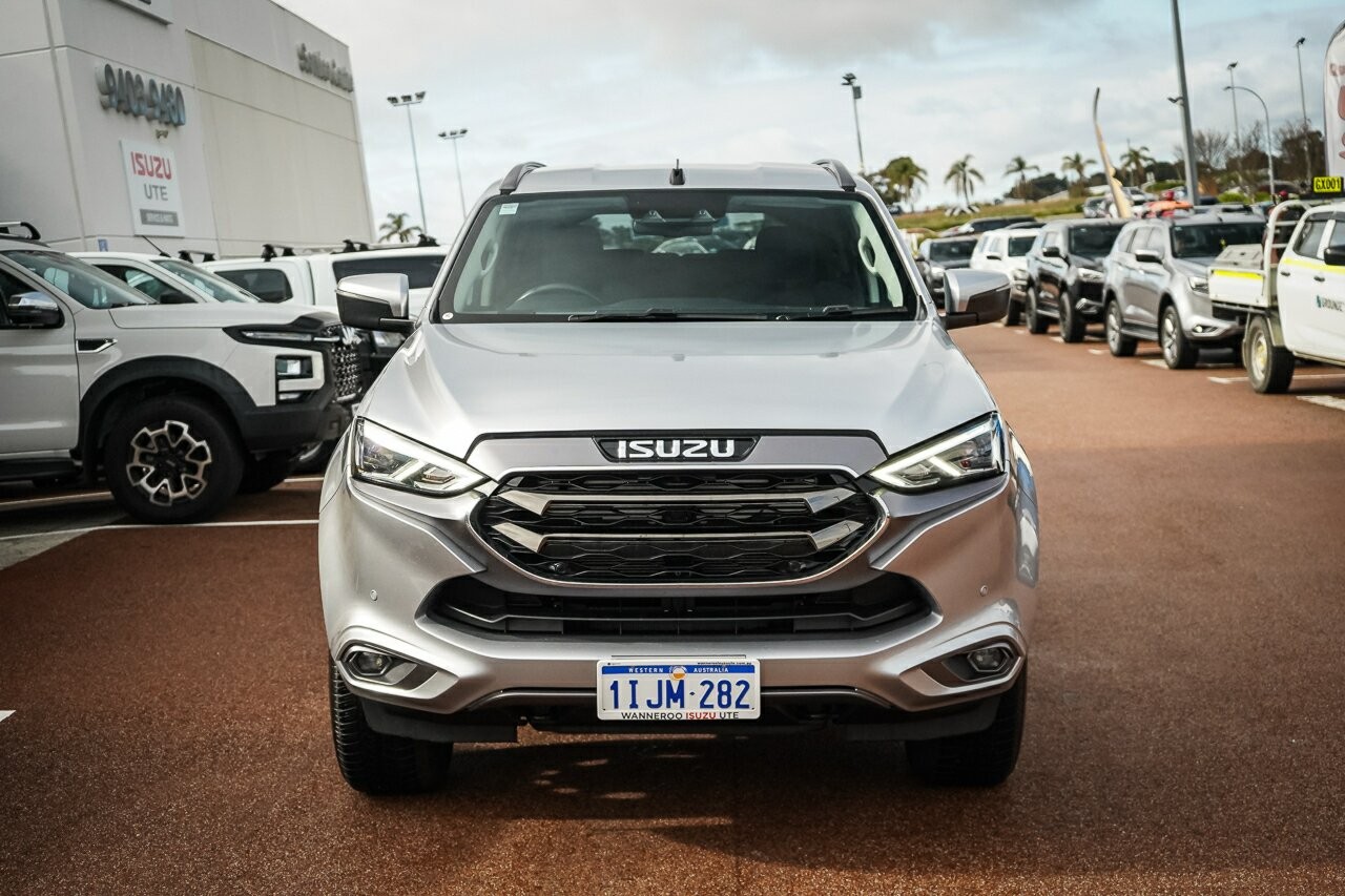 Isuzu Mu-x image 3