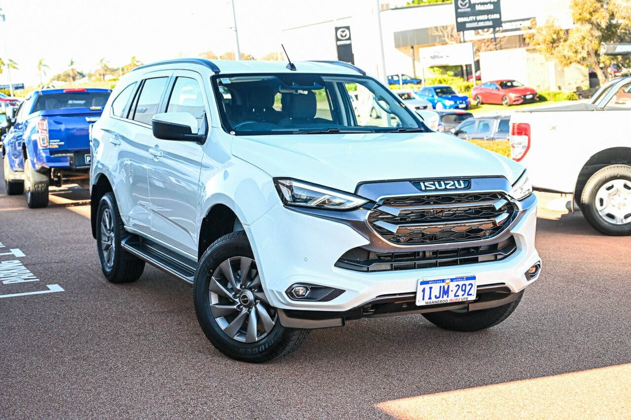 Isuzu Mu-x image 1