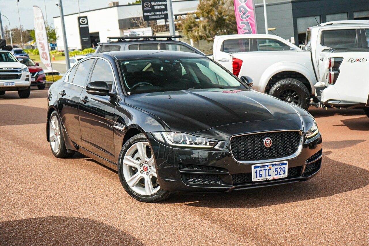 Jaguar Xe image 1