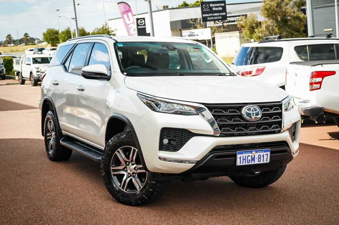 Toyota Fortuner image 1