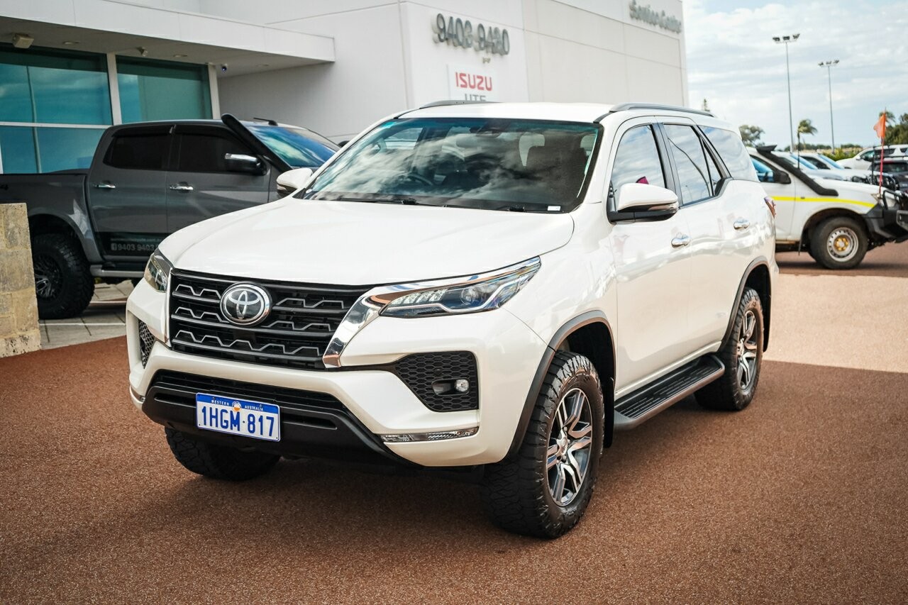 Toyota Fortuner image 4