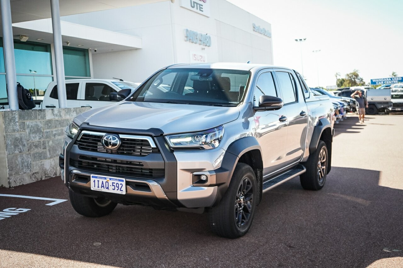 Toyota Hilux image 4