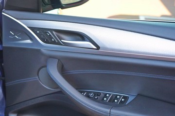 https://vehicle-cdn.autoleague.cloud/4103_21009701_18.jpg