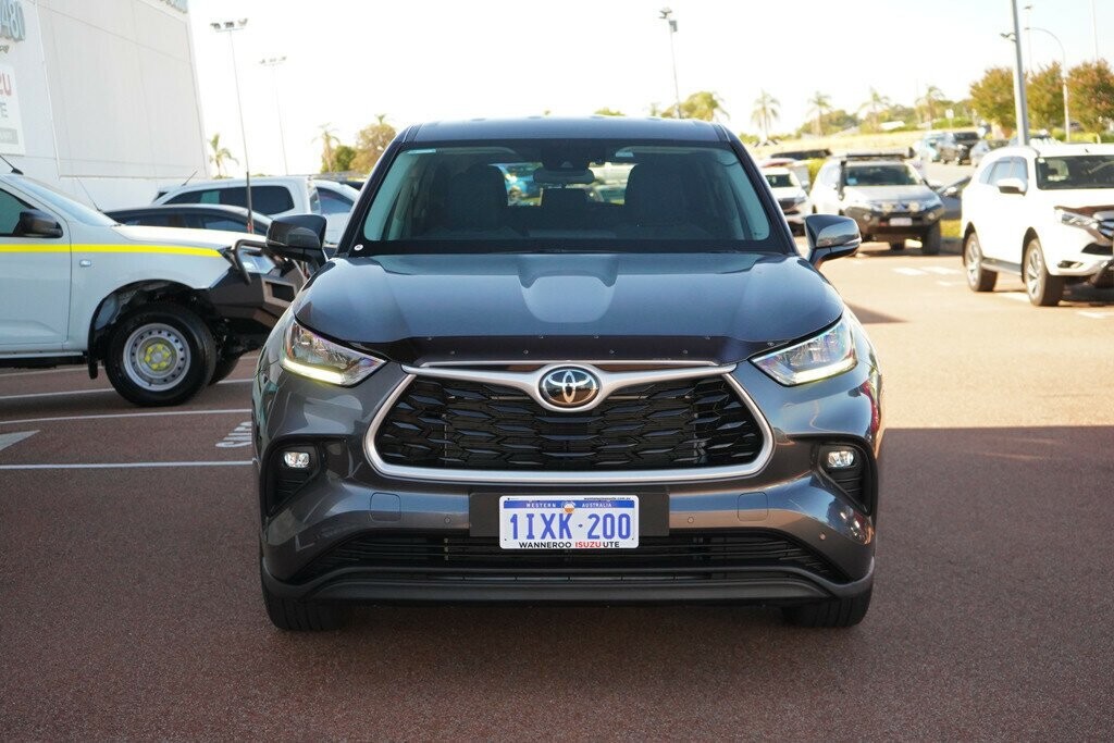 Toyota Kluger image 3
