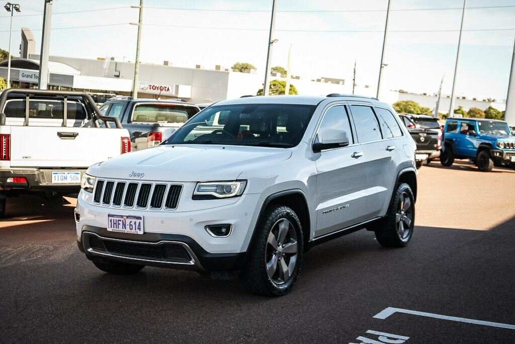 Jeep Grand Cherokee image 4