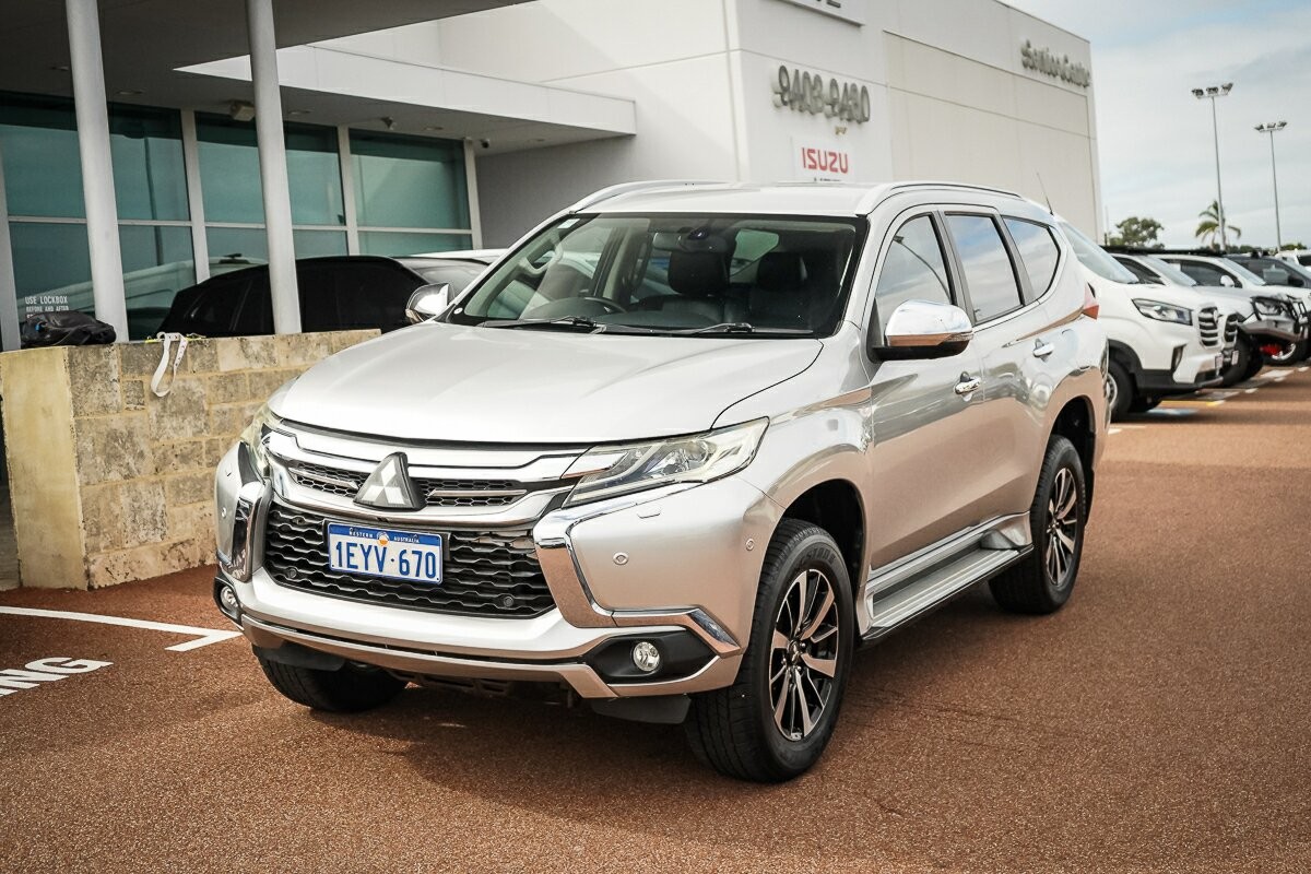 Mitsubishi Pajero Sport image 4