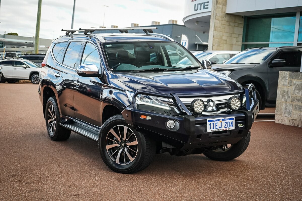 Mitsubishi Pajero Sport image 1