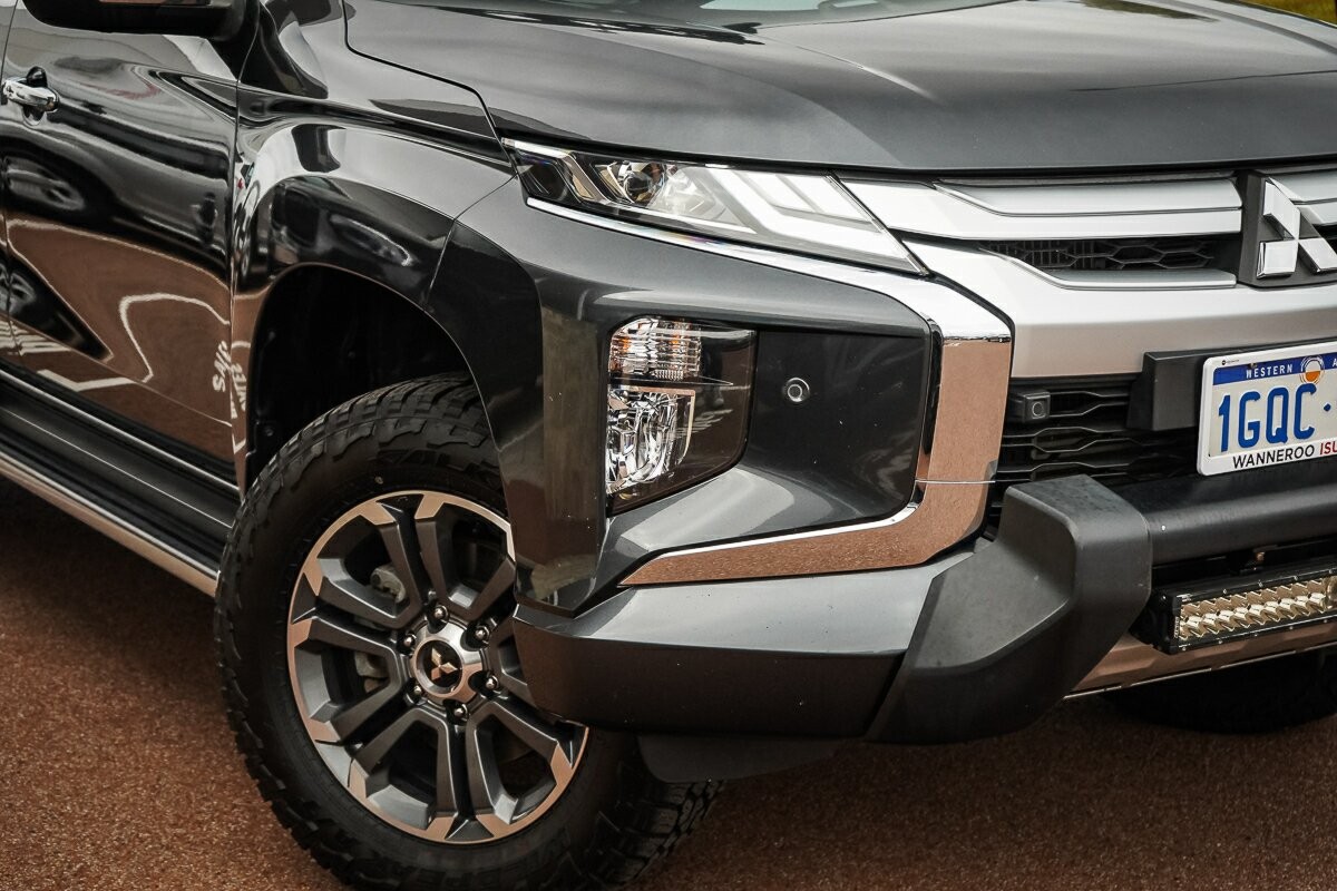 Mitsubishi Triton image 2