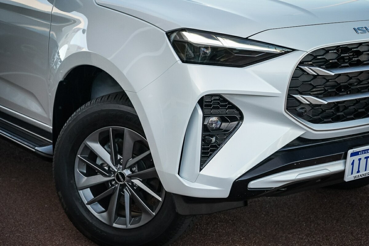 Isuzu Mu-x image 2