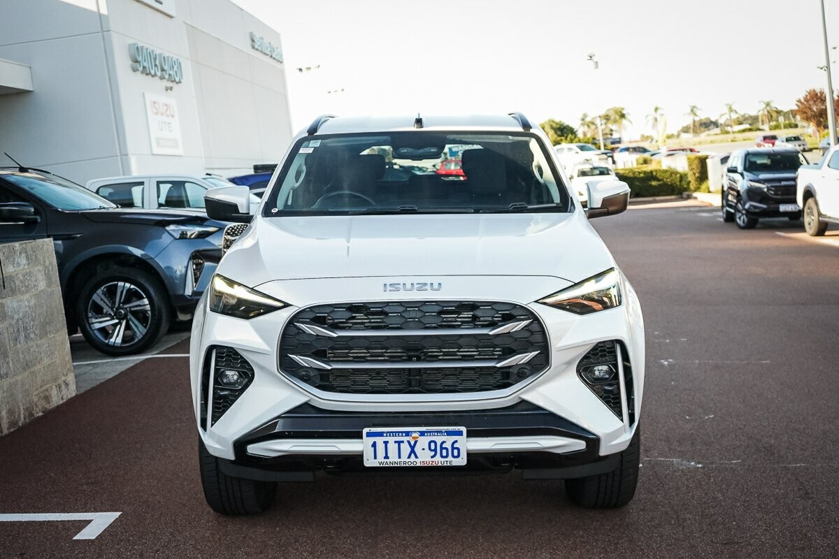 Isuzu Mu-x image 3