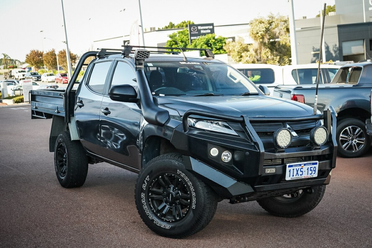 Mitsubishi Triton image 1
