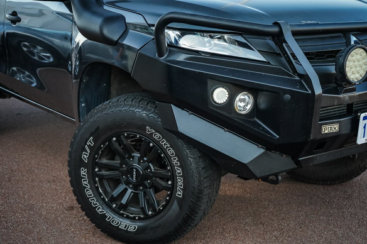 Mitsubishi Triton image 2