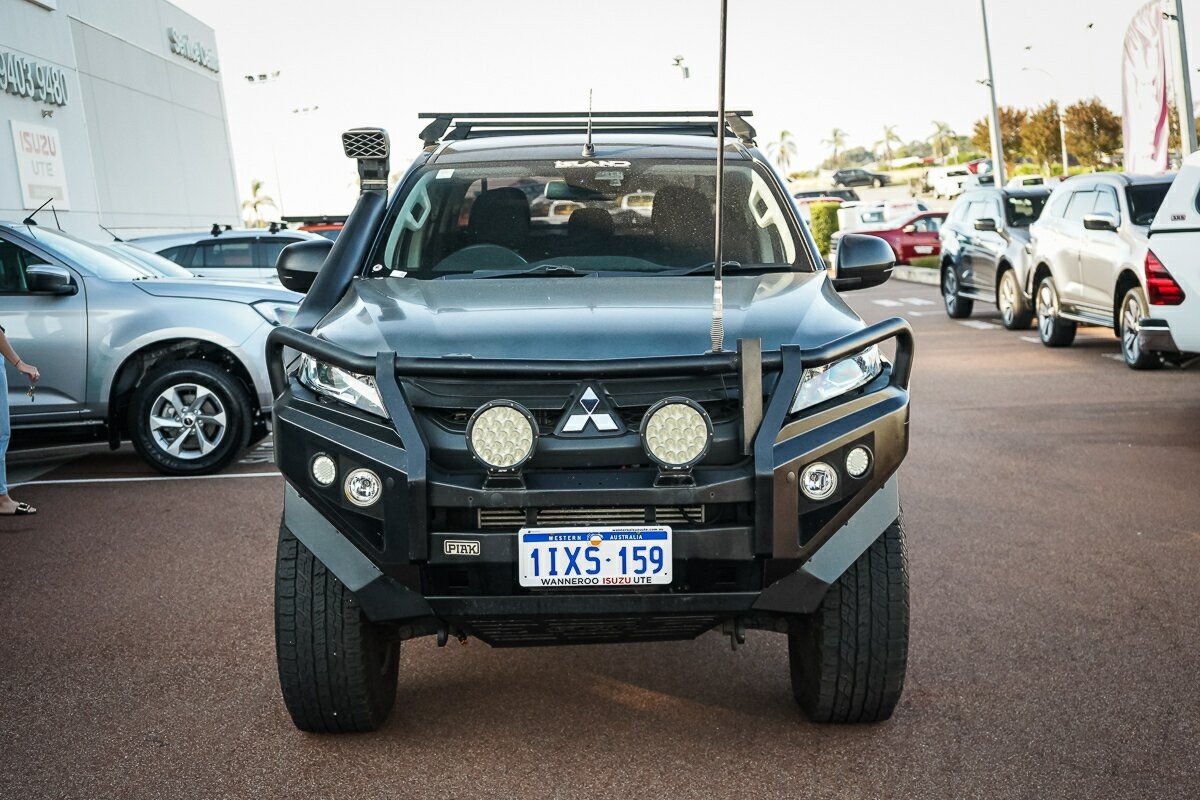 Mitsubishi Triton image 3