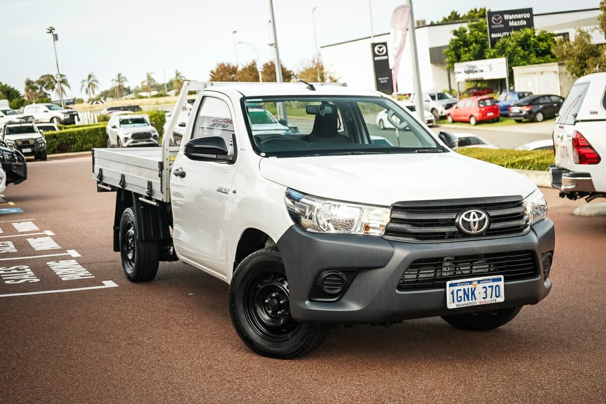 Toyota Hilux image 1