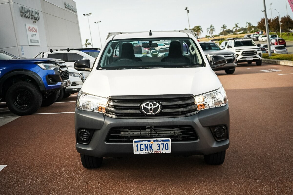 Toyota Hilux image 3