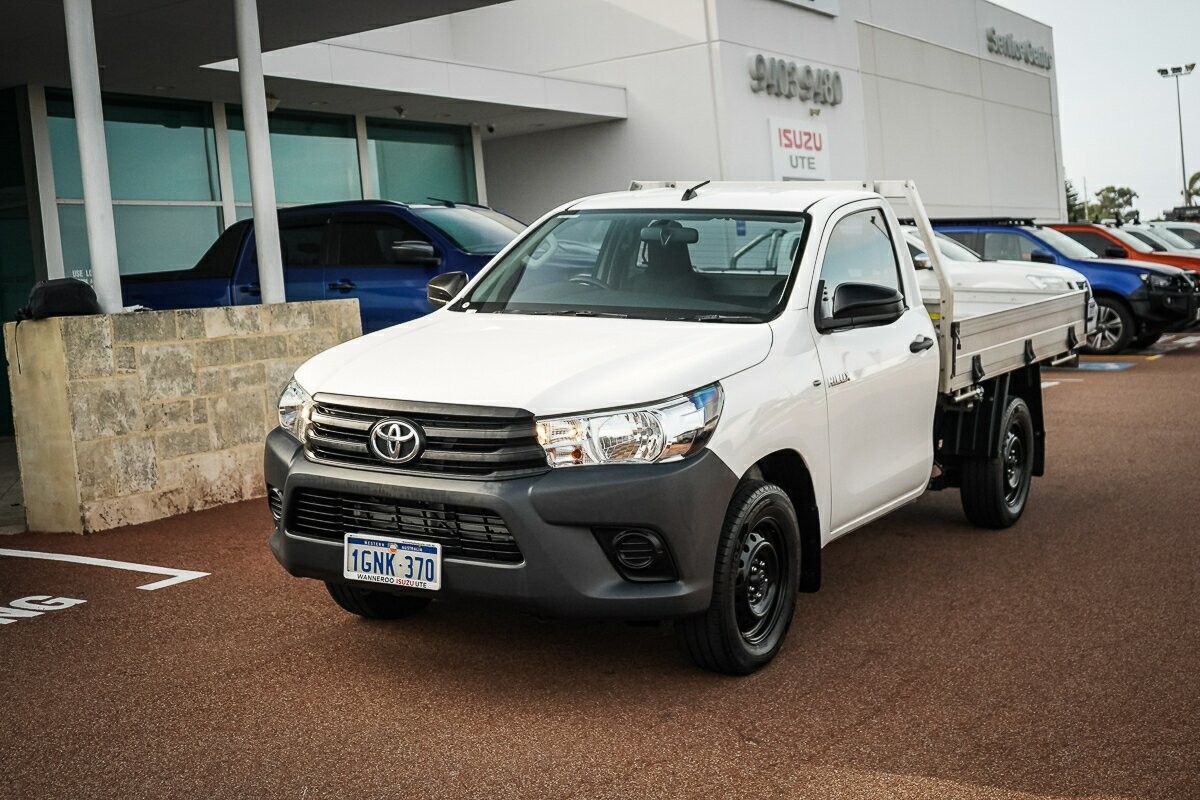 Toyota Hilux image 4