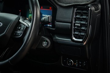 https://vehicle-cdn.autoleague.cloud/4103_21009996_21.jpg