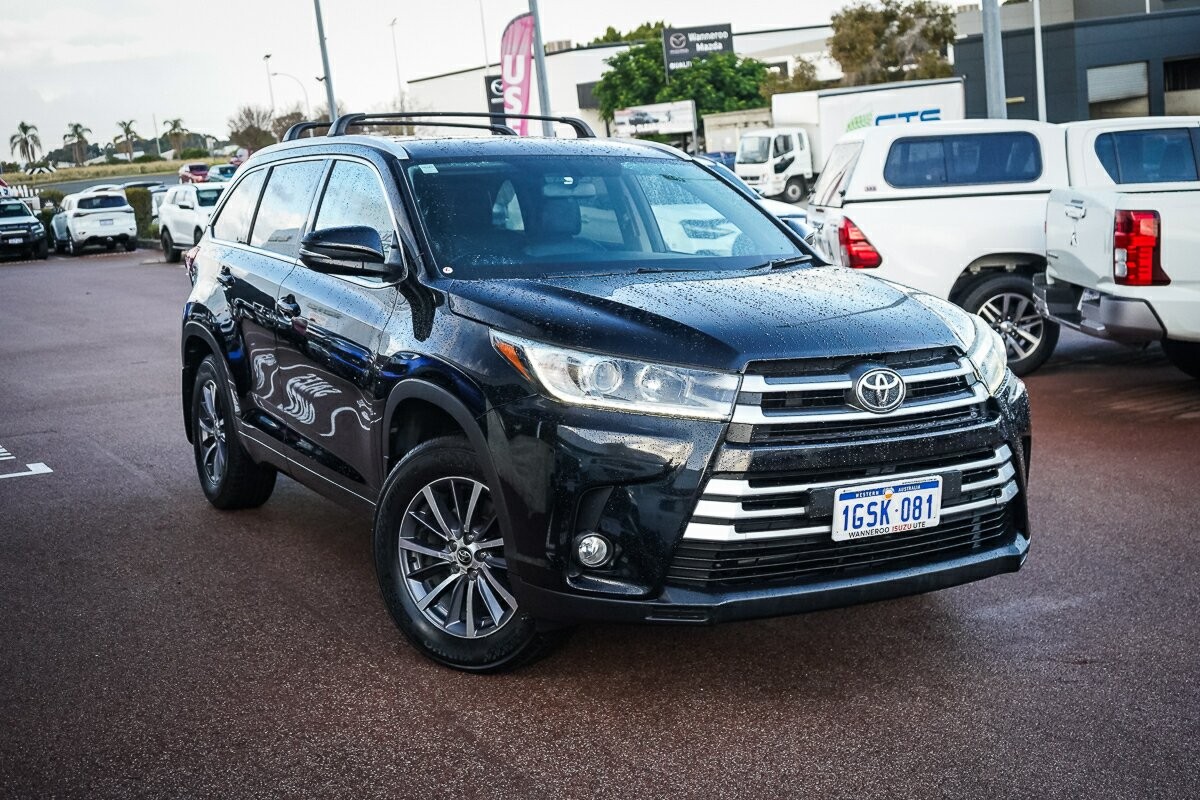 Toyota Kluger image 1