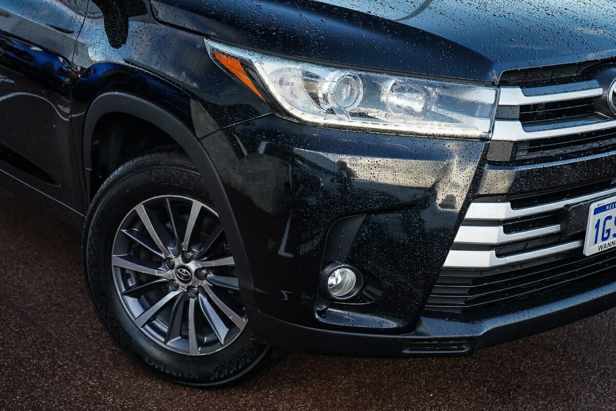 Toyota Kluger image 2