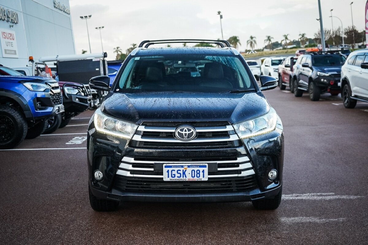 Toyota Kluger image 3