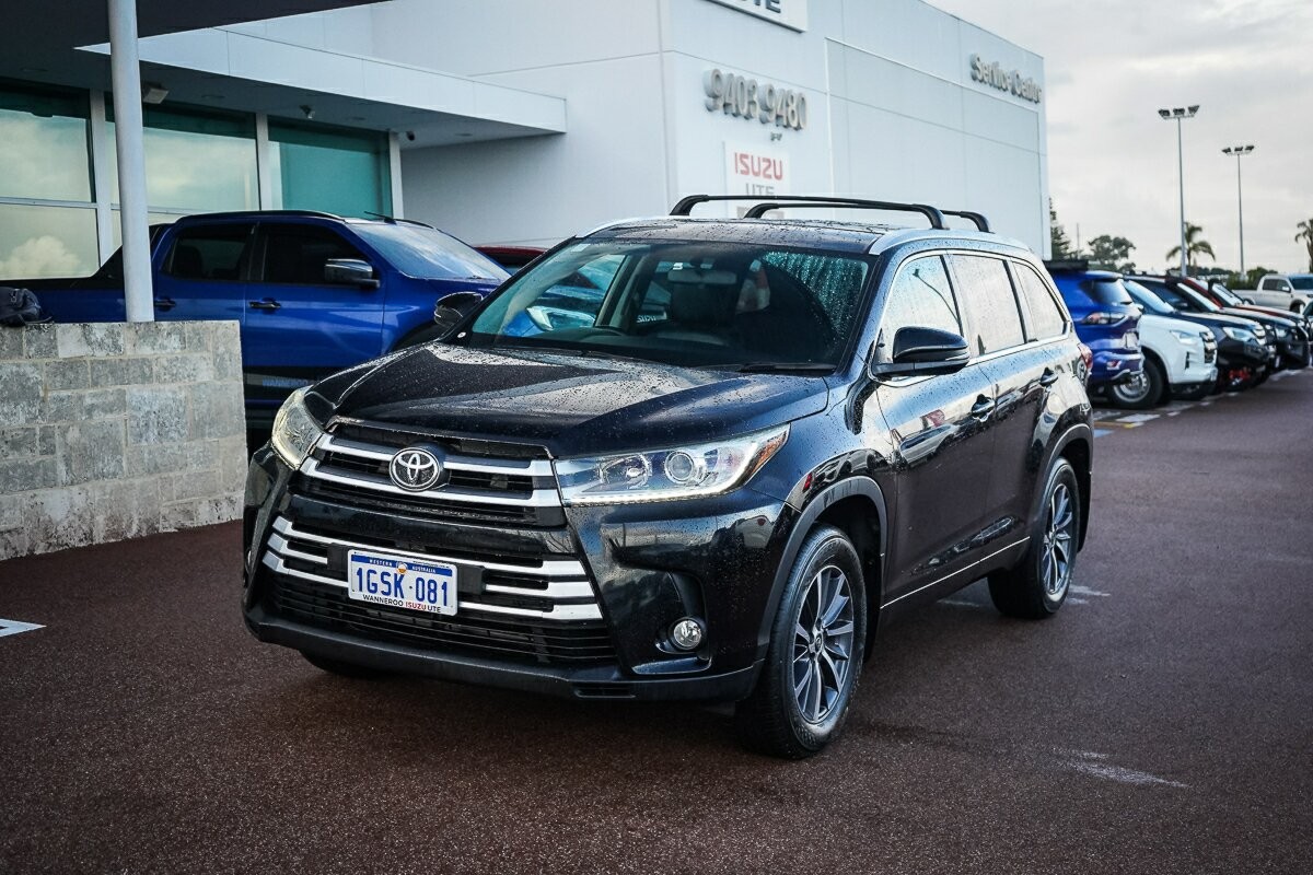Toyota Kluger image 4