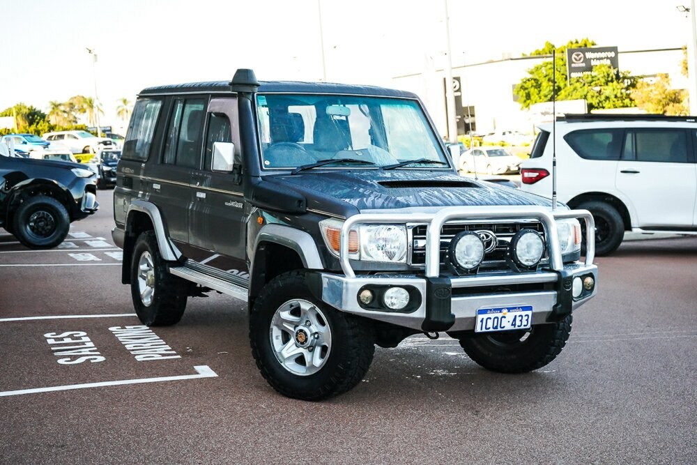 Toyota Landcruiser image 1